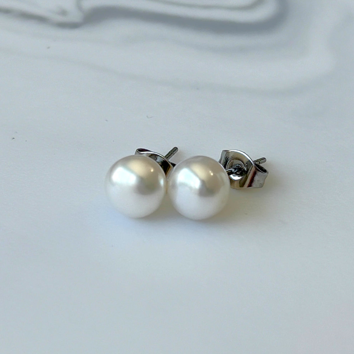 Woodland ESSENTIALS Pearl Studs