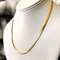 Collier Woodland ESSENTIALS à motif chevrons