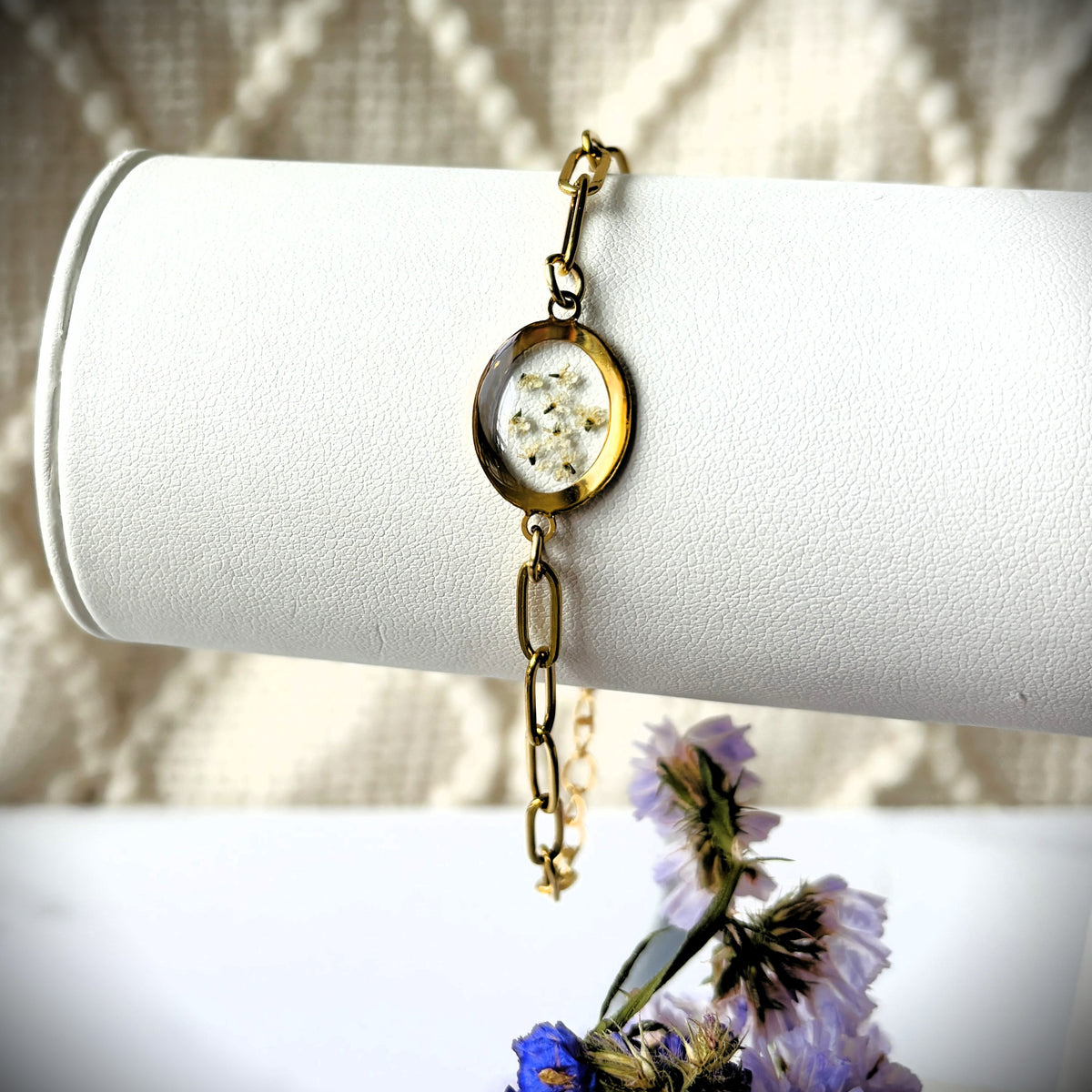Bracelet trombone blanc dentelle de la Reine-Anne